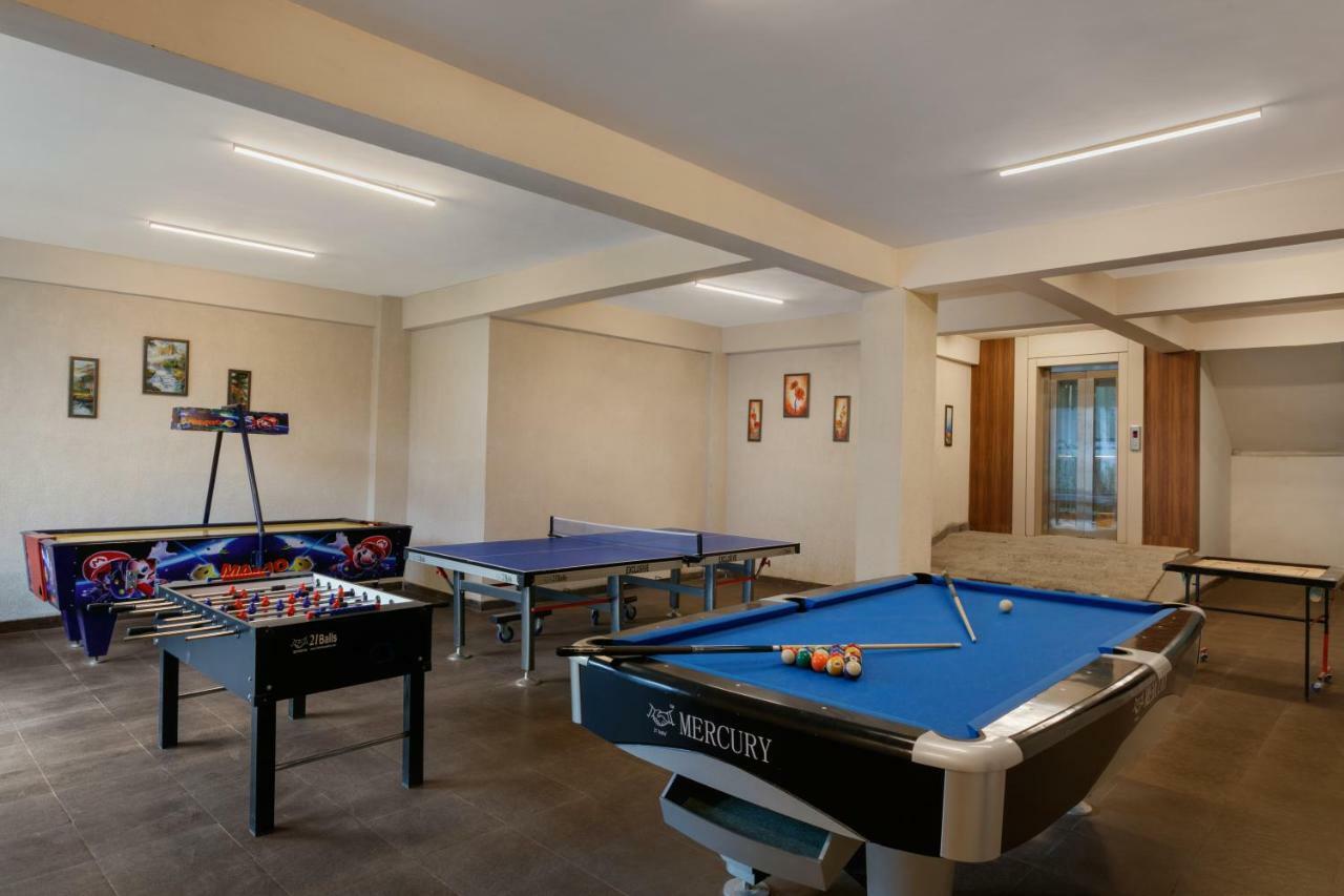Alokik Resort- Pure Veg Manāli Kültér fotó